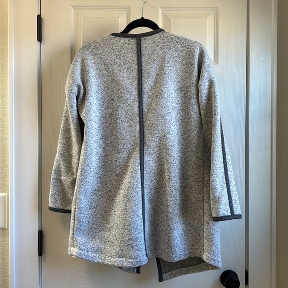 Banana Republic Grey Thick Comfy Cardigan Size Small EUC - Picture 2 of 7